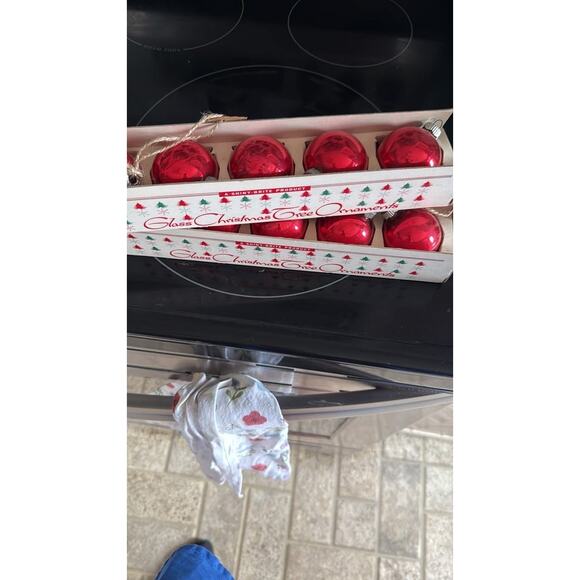 (1) vintage Shiny Brite Sleeve of 5 red ornaments - Picture 2 of 4